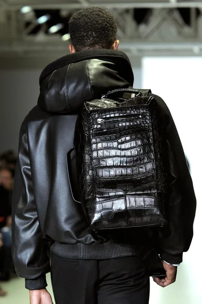 Look 13